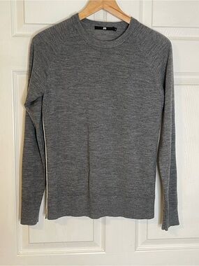 Jarbo Lightweight Gray Crewneck Sweater